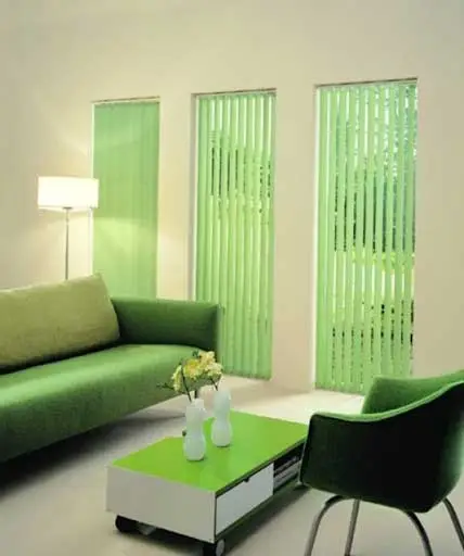 rèm lá dọc màu xanh lá