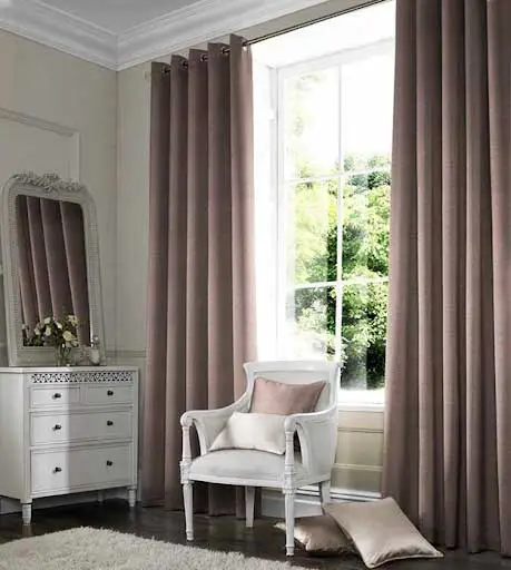 Rèm cửa màu nâu nhạt
