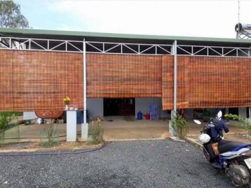 Màn chắn mưa bằng nứa