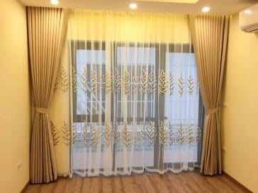 Màn cửa hạn chế nắng chiếu trực tiếp vào buồng