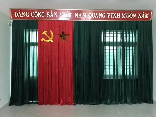 Rèm hội trường dịp lễ trang nghiêm