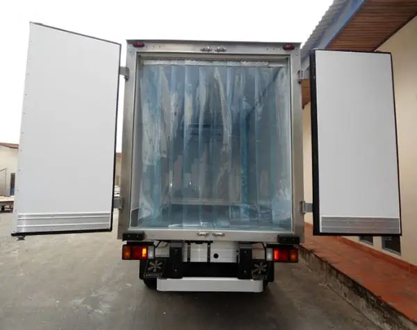 Rèm PVC ngăn lạnh cho xe tải chở hàng