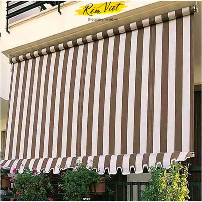 Bạt che nắng làm từ vải polyester 