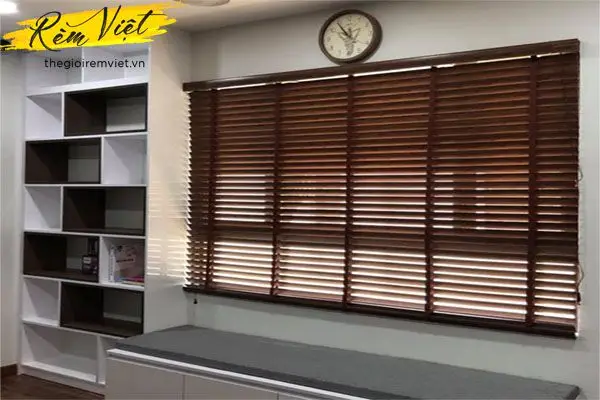 Rèm sáo gỗ óc chó tự nhiên sang trọng Rèm sáo gỗ óc chó tự nhiên sang trọng