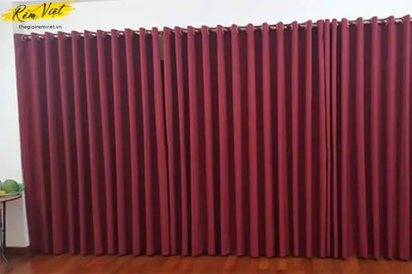 Có nên lựa chọn rèm đỏ cho không gian nhà bạn