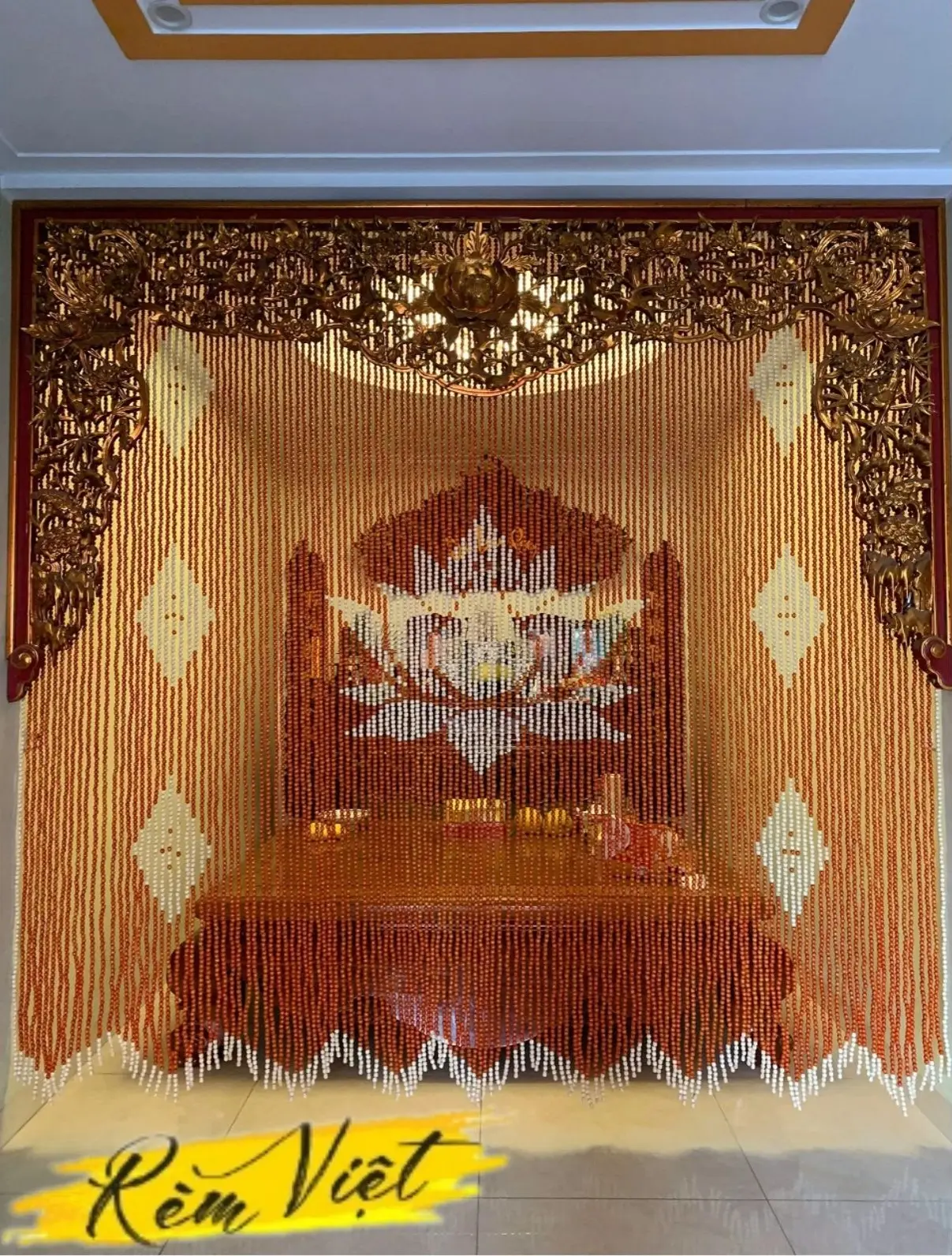 Rèm phòng thờ